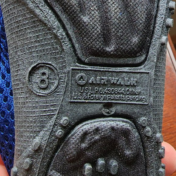 NWOT Airwalk Blue/Black Kids Water Shoes Size 8 - Picture 14 of 15